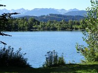 Baggersee bei Ortwang mit Blick in die Allgäuer Berge