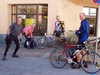 hier wird noch einmal das Geld aufgefüllt bevor es losgeht : MTB, Transalp, Transalp 2003