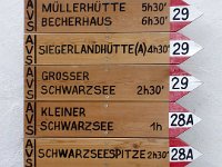 Wegweiser am Schneeberg