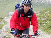auch Lefti sehr konzentriert auf der Abfahrt : MTB, Transalp, Transalp 2004