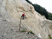 Gesperrte Wege nach einem Murenabgang haben auch ihren Reiz : MTB, Transalp