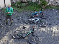 Udo bewacht unsere Bikes vor der Unterkunft : MTB, Transalp, Transalp 2019